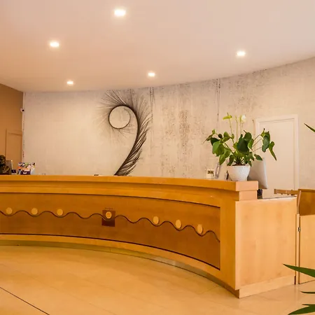 月谷大酒店 酒店 4*