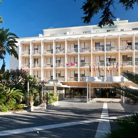 月谷大酒店 4* 维克艾库塞