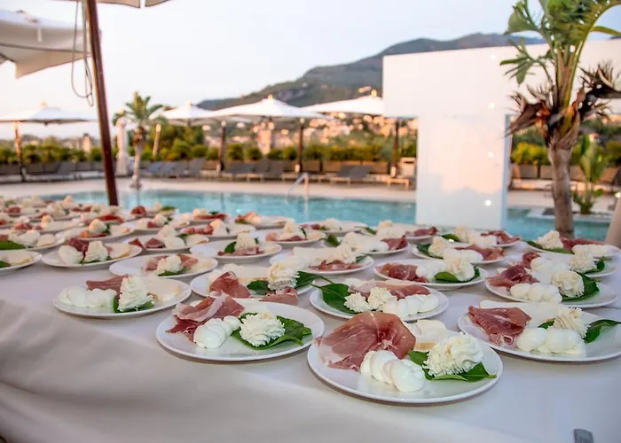 Отель Grand Moon Valley Вико-Экуенсе