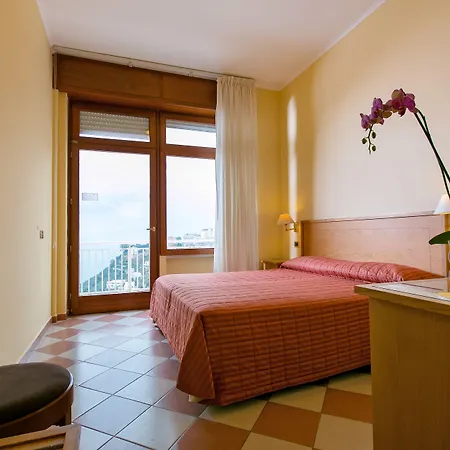 Grand Moon Valley 4* Vico Equense